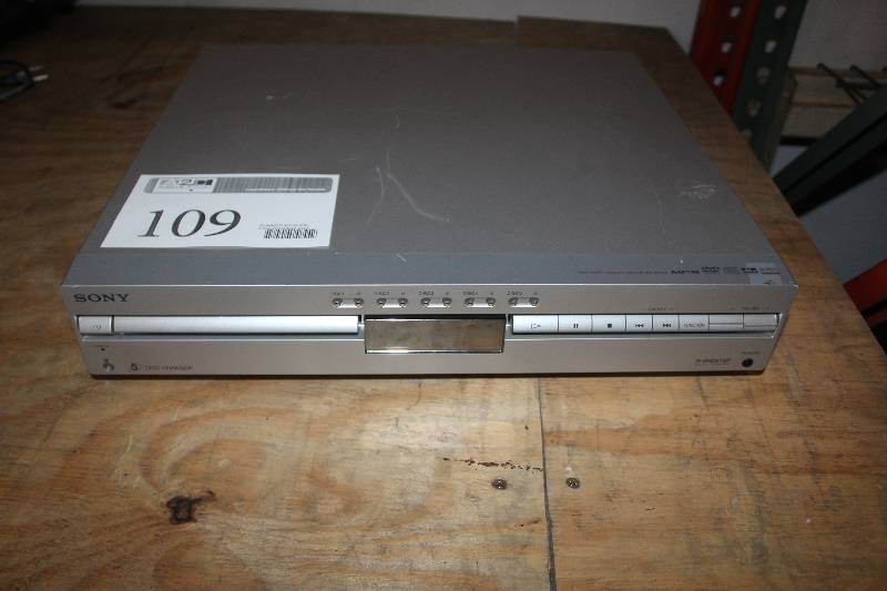 lot 109 image: Sony DVD Receiver