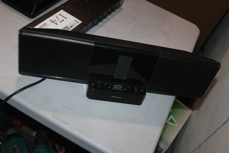 lot 31 image: Brookstone Speakers