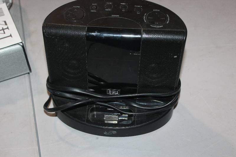 lot 141 image: iLive Clock Radio Docking System