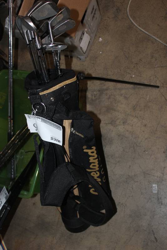 lot 9 image: Golf Club Set