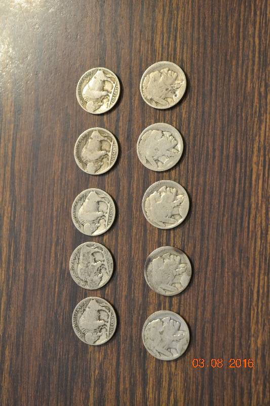 lot 26 image: Collector Buffalo nickles