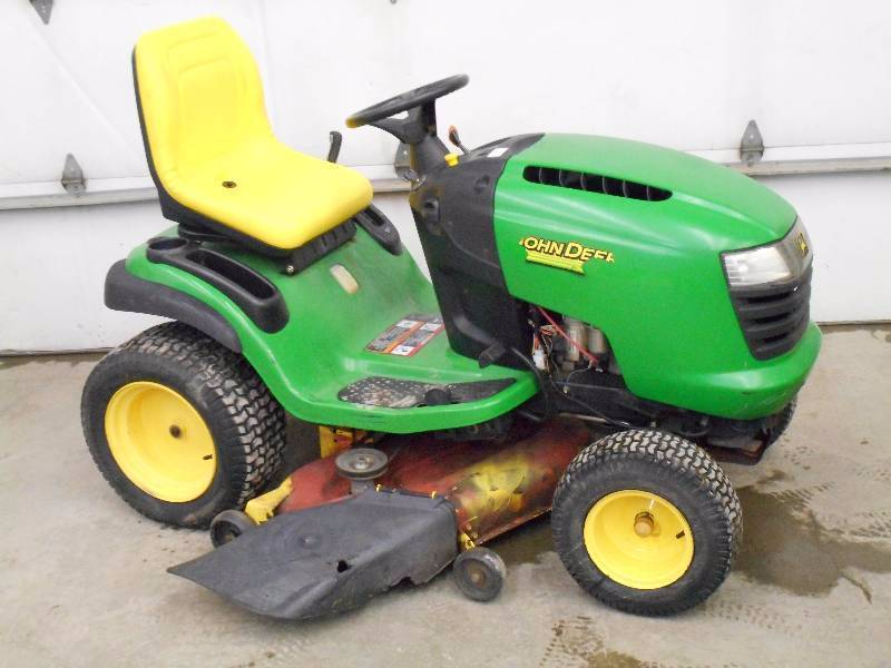 John Deere L130 Automatic Lawn Tractor LE John Deere Lawn Tractors