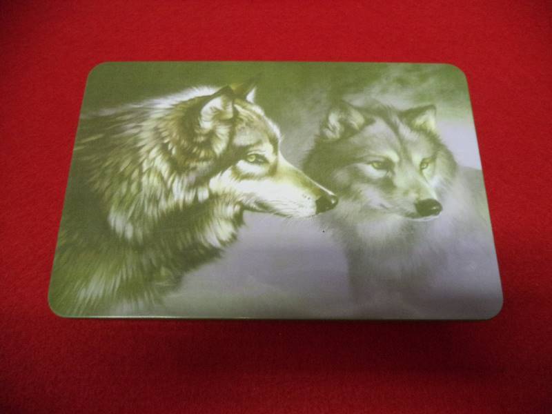 Collectible Wolf Themed Knives in Tin