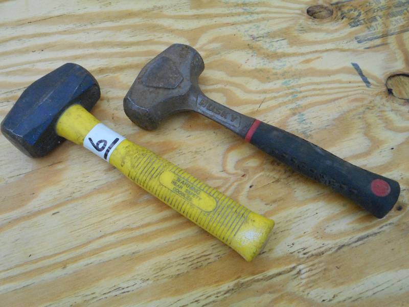 lot 6 image: Lot Of (2) 3# Sledge Hammers ...