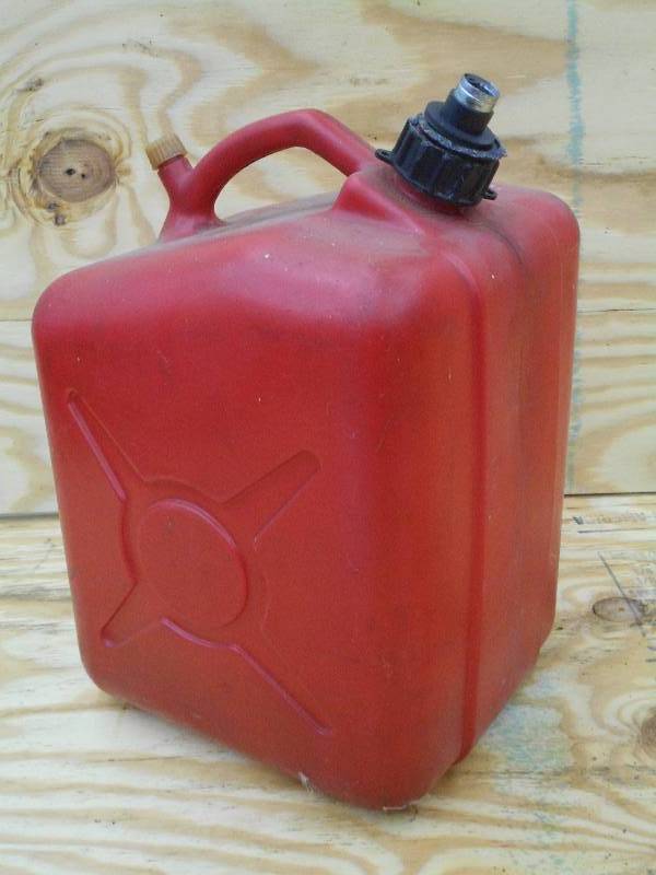 lot 23 image: 5-Gallon Plastic Fuel Can ...