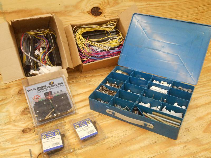 lot 41 image: Lot Of Assorted Light Ballasts, Cir...
