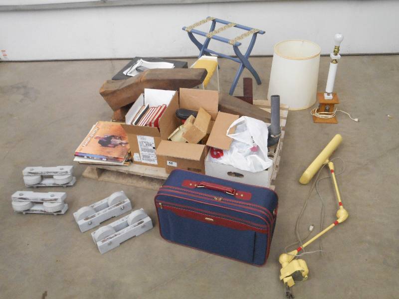 lot 59 image: Pallet Lot Suitcase, Work Light, W...