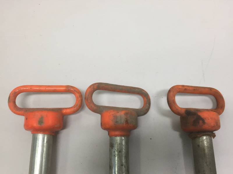 lot 54 image: HITCH PINS 1 (3)