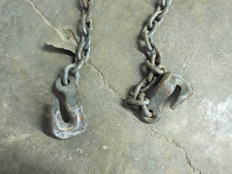 lot 57 image: CHAIN 38 X 18
