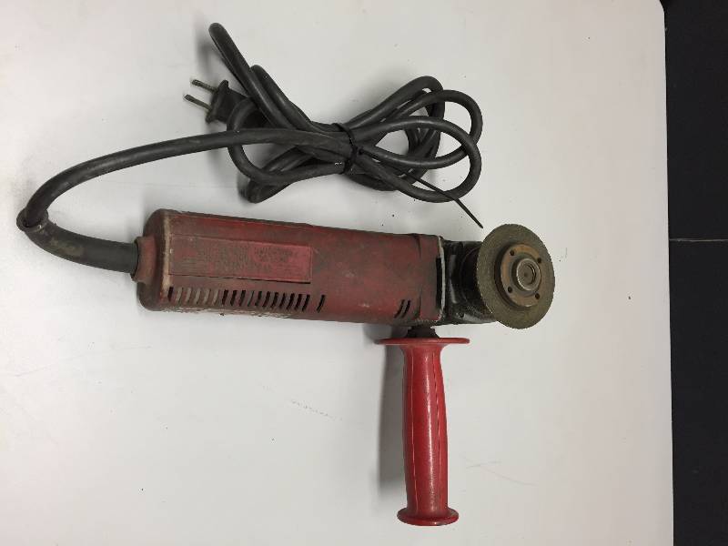 lot 60 image: MILWAUKEE 4 12 GRINDER