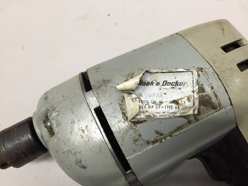 lot 61 image: BLACK N DECKER 14 DRILL