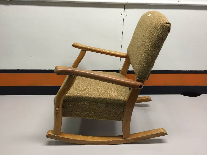 lot 72 image: CHILDS ROCKING CHAIR