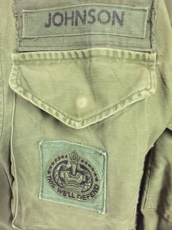 lot 26 image: MILITARY JACKET SIZE REG-SMALL
