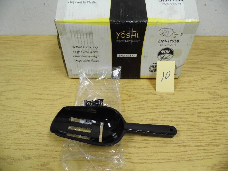 lot 10 image: Case of Yoshi Slotted Ice Scoops