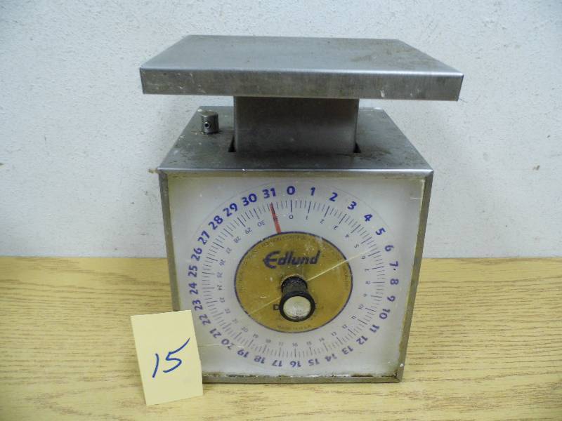 lot 15 image: Edlund Scale