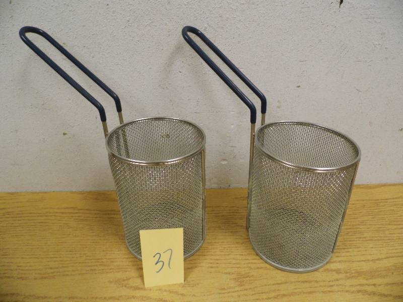 lot 37 image: 2 Stainer Baskets