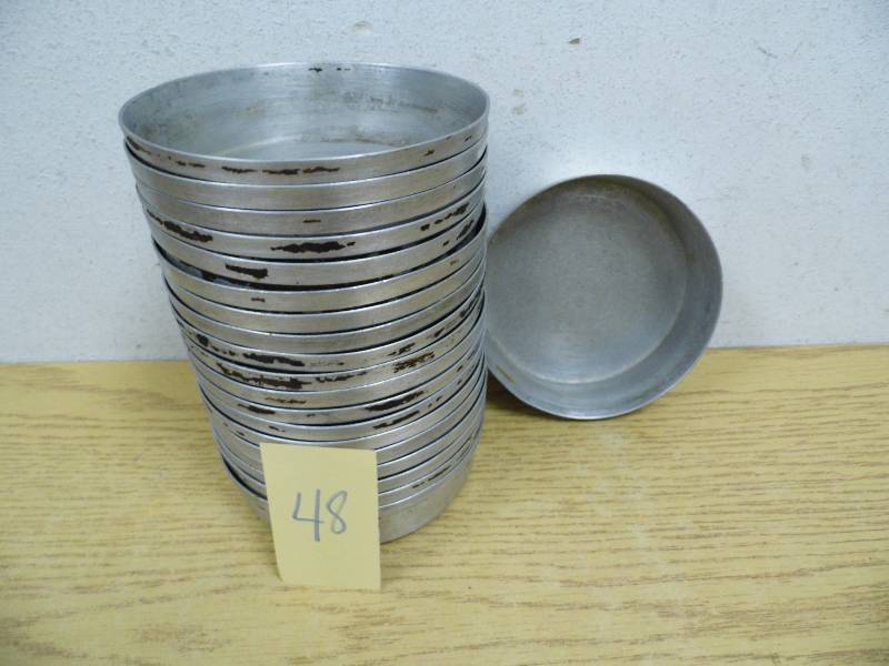 lot 48 image: 5 Pans
