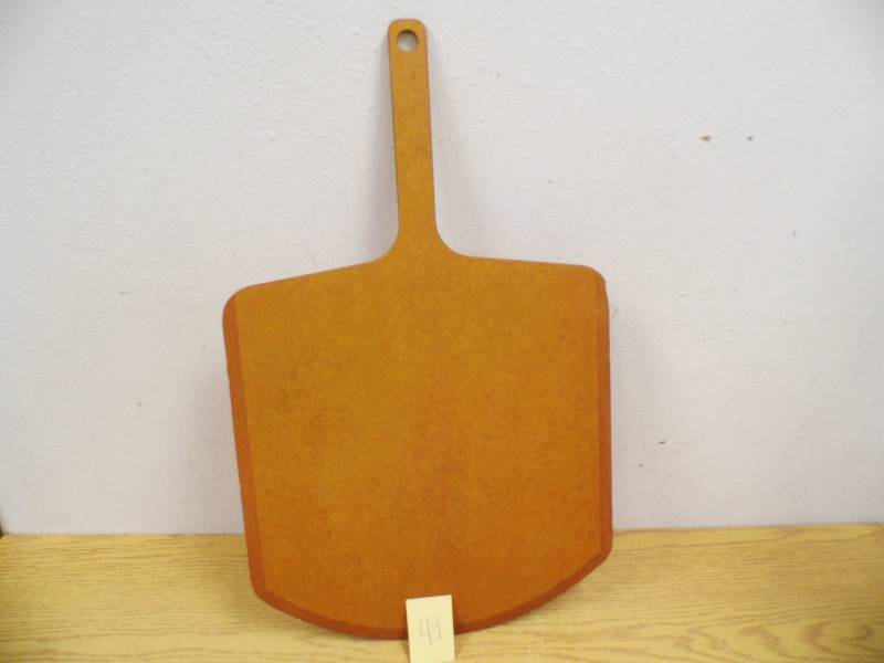 lot 49 image: Pizza Paddle