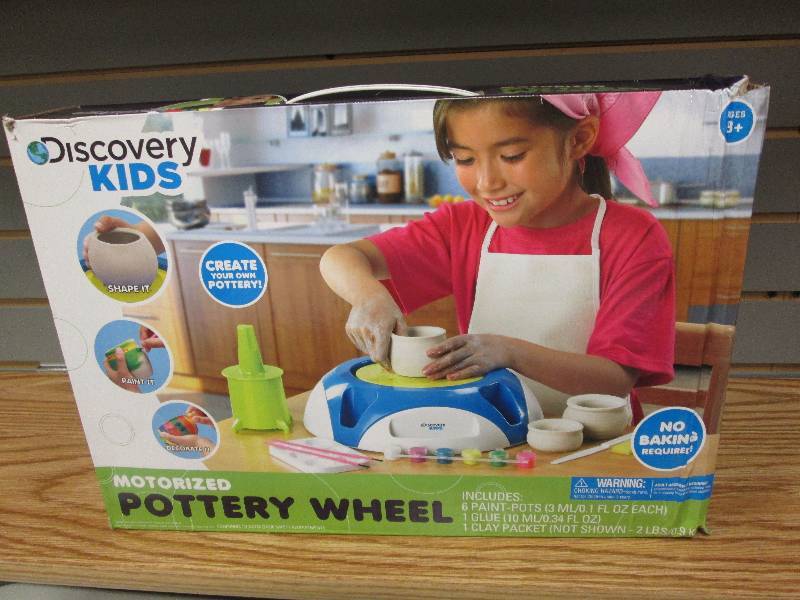 lot 144 image: Discovery Kids Motorized Pottery Wh...
