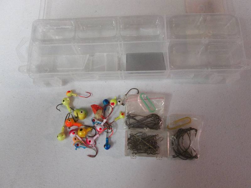 lot 193 image: Assorted lures & hooks with small c...