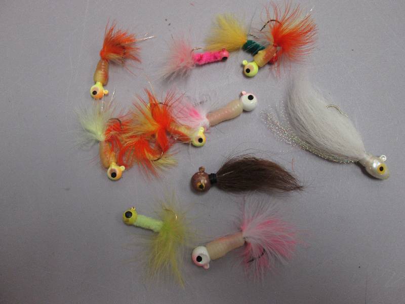 lot 207 image: Assorted lures...