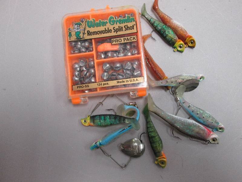 lot 208 image: Assorted lures & weights...