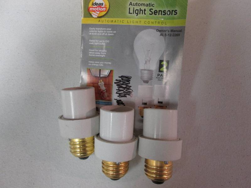 lot 221 image: Lot of 3 automatic light sensors...