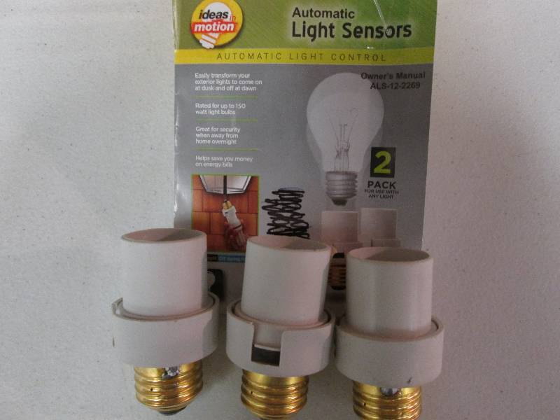 lot 222 image: Lot of 3 automatic light sensors...