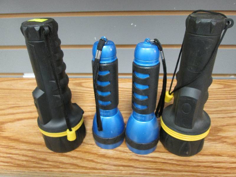 lot 242 image: Lot of 4 LED flashlights 2 sizes...