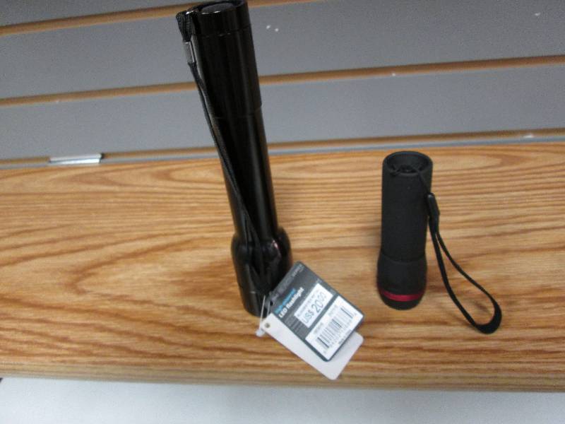 lot 246 image: Lot of 2 LED flashlights, 1 Black s...
