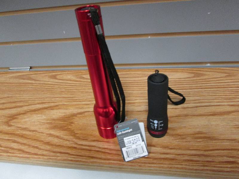 lot 247 image: Lot of 2 LED flashlights, 1 Black s...