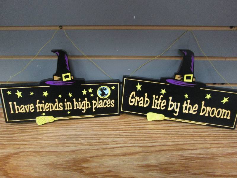 lot 253 image: 2 Halloween plaques...