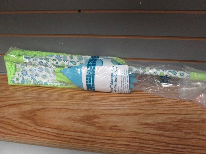 lot 292 image: Floral Telescopic Mop with Cleaning...