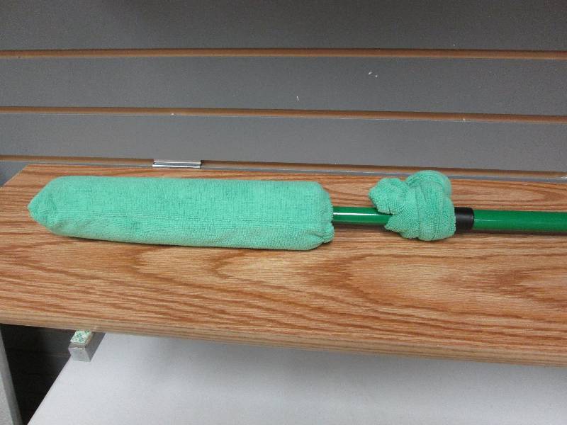 lot 293 image: Telescoping duster - microfiber...