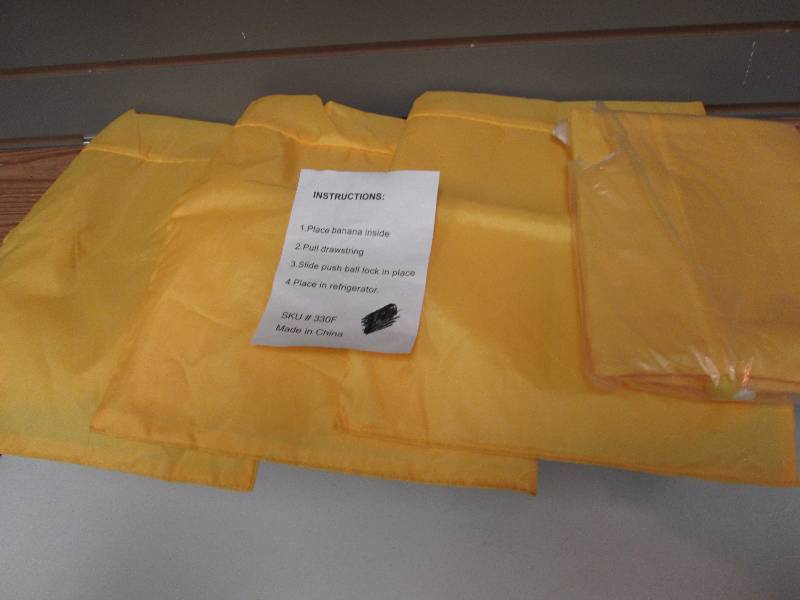 lot 294 image: Lot of 4 banana bags...