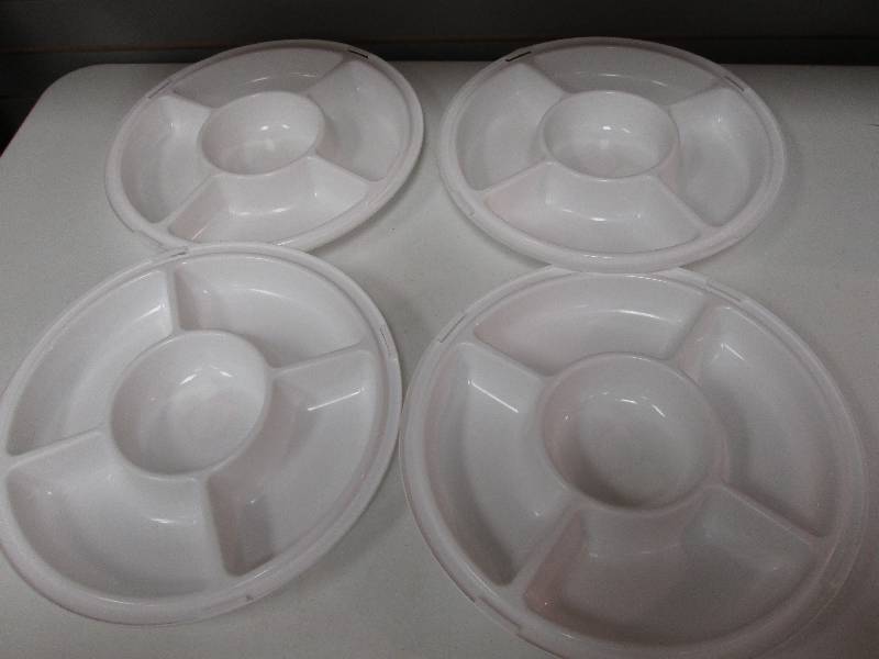 lot 302 image: Lot of 4 veggie & dip white plastic...
