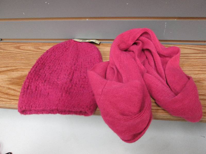 lot 305 image: Pink hat Retail $24 & pink infiniti...