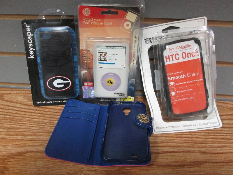lot 16 image: Lot of 4 assorted phone & iPod case...