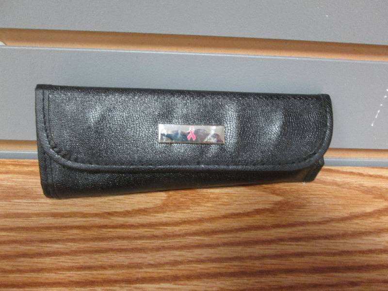 lot 47 image: Pink Ribbon makeup brushes in black...