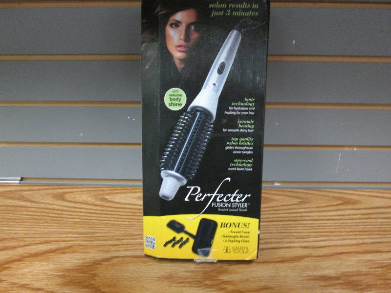 lot 50 image: Perfecter Fusion Styler Retail $95....