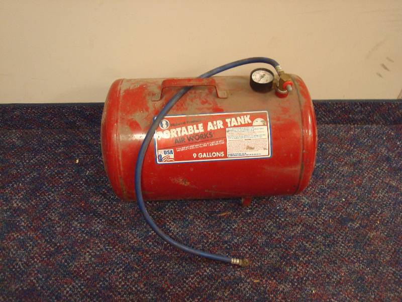 lot 5 image: Portable Air Tank. Gage Broke...