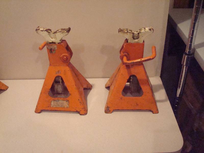 lot 11 image: Pair Of Heavy Duty Jack Stands....