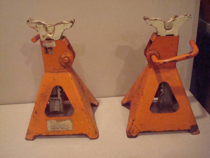 lot 12 image: Pair Of Heavy Duty Jack Stands....