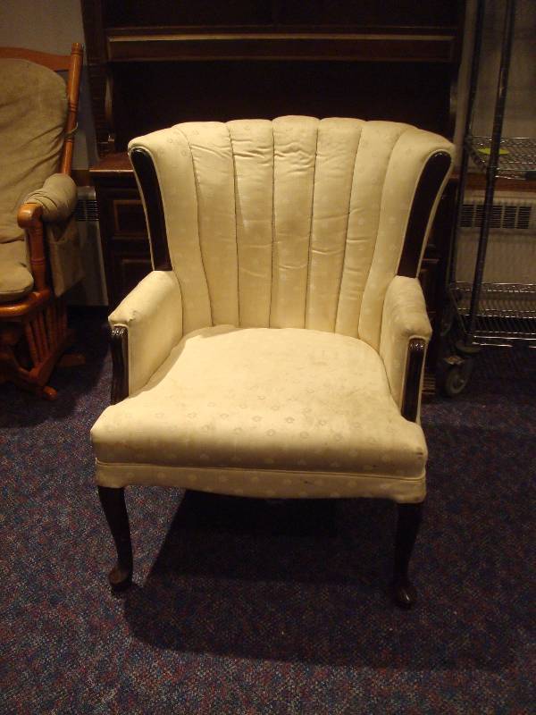 lot 26 image: Wing Back Chair Was Wear. Good Project....