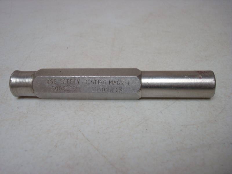 lot 45 image: Dowling Magnet....