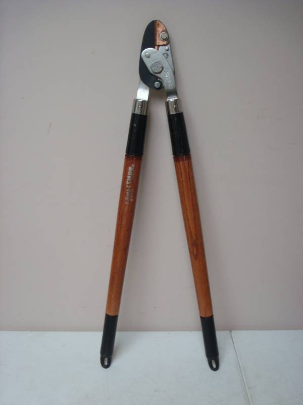 lot 50 image: Craftsman Power Lever&nbspPruner. ...