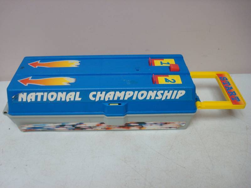 lot 81 image: Car Racetrack Toy Hot Wheels Case...