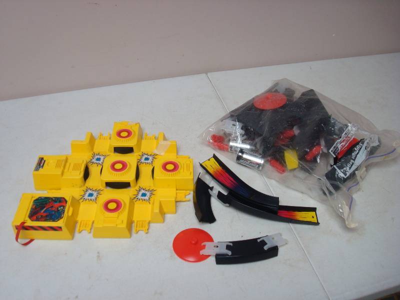 lot 83 image: Mattel Car Track, Untested...