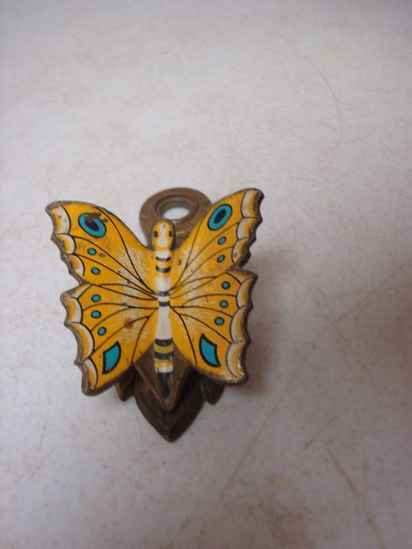 lot 91 image: Vintage Allied Brass Butterfly Clip...