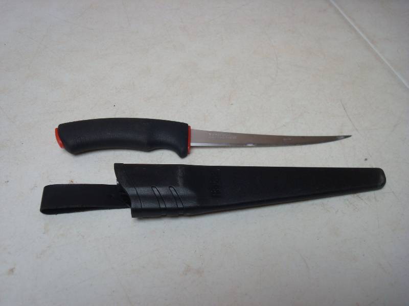 lot 101 image: Rapala&nbspFilet Knife, Like New...